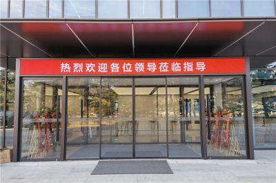 北京江河股份公司室外P4全彩條幅LED顯示屏項目（安裝地點：順義區江河幕墻公司總部）